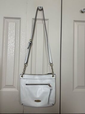 Liz Claiborne White Crossbody Bag | Gold Chain Strap Shoulder Purse